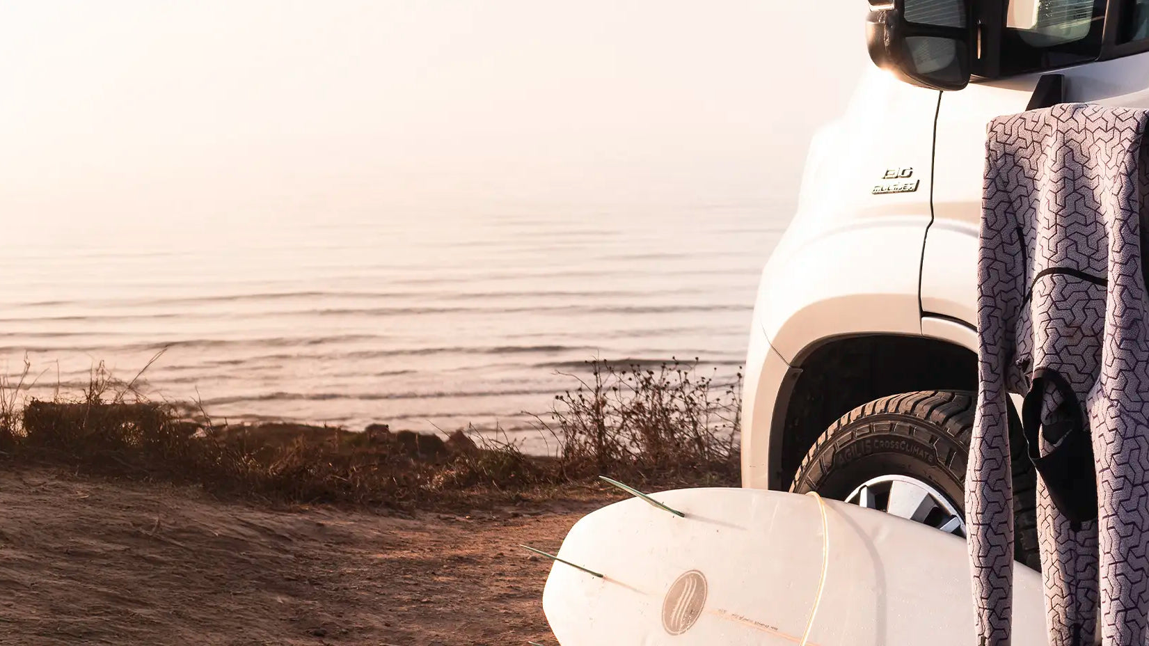 CÓMO SECAR UN NEOPRENO CORRECTAMENTE: GUÍA PRÁCTICA PARA SURFISTAS