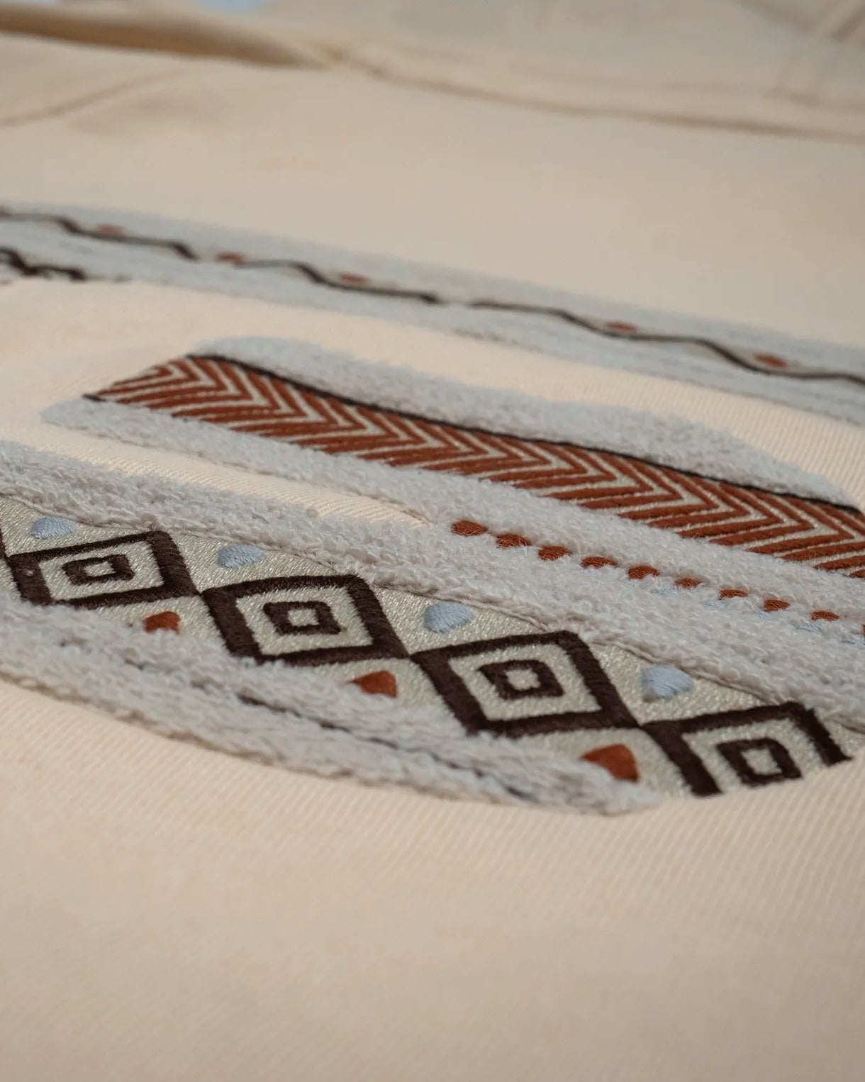 Sudadera de Calidad en Algodón Orgánico - Diseñada para el Aventurero Viajero