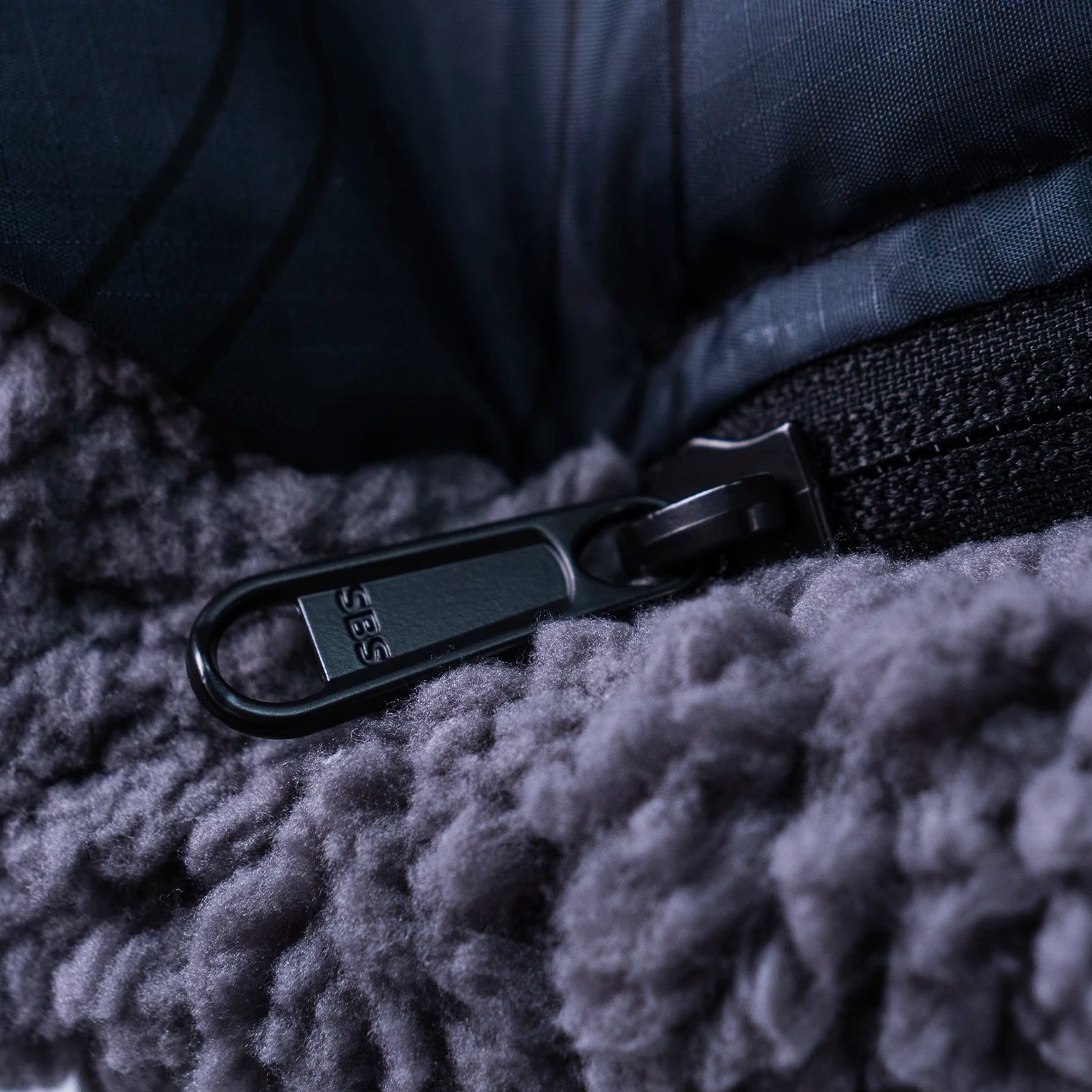 Detalle cremallera manta camper