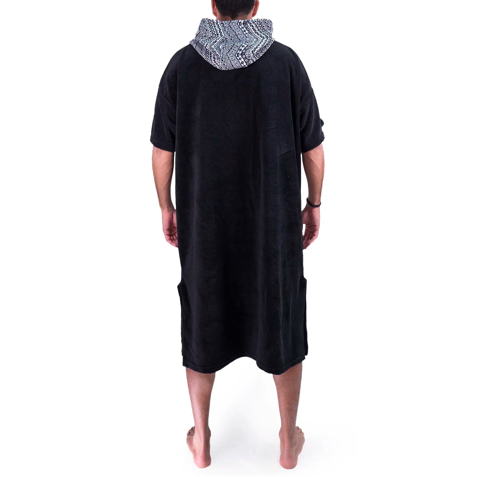 poncho surfero negro y blanco etnico