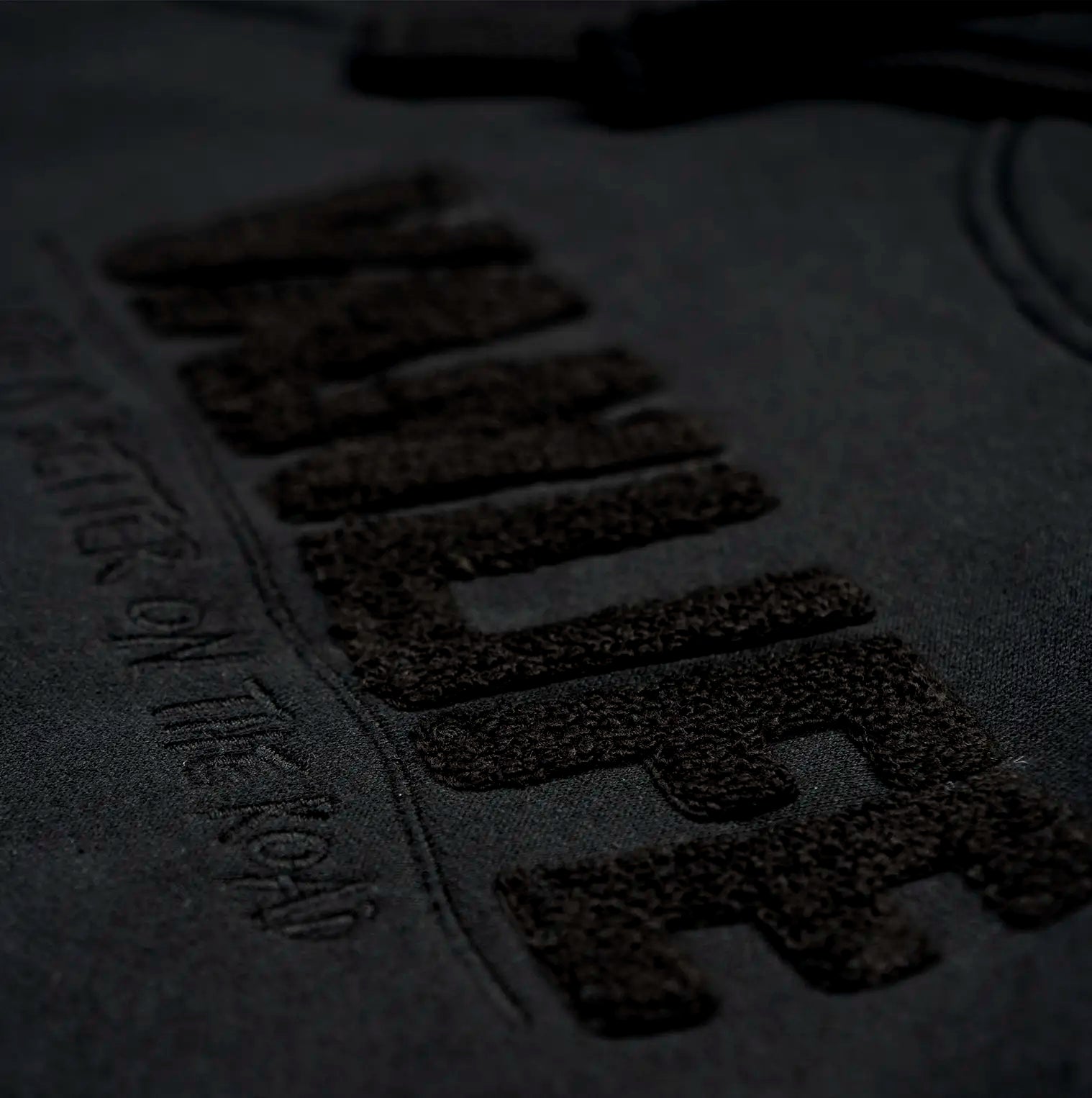 Sudaderas_OrganicaGlassy_vanlife_black_bordado_front