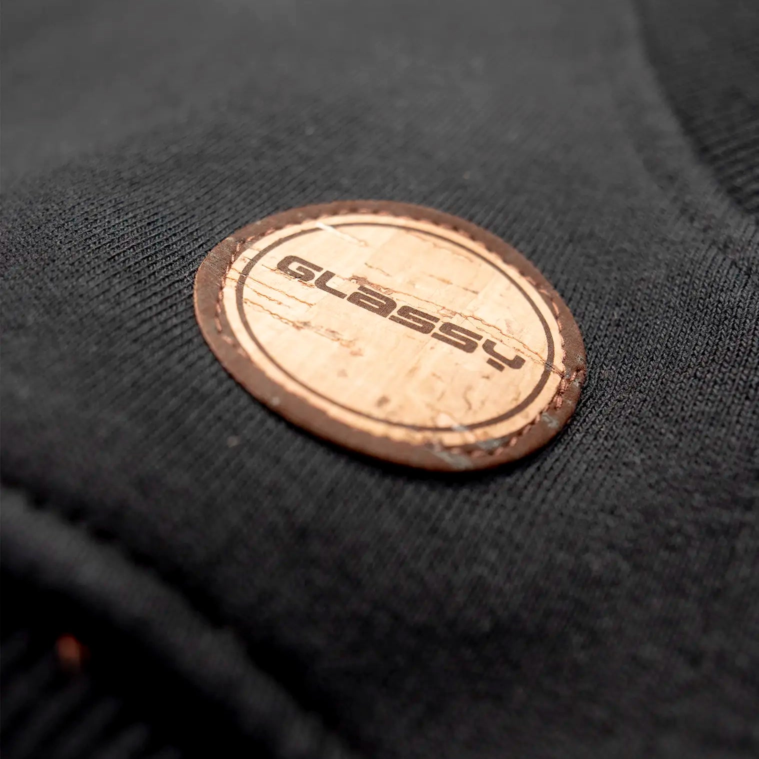 Sudaderas_OrganicaGlassy_vanlife_black_parche