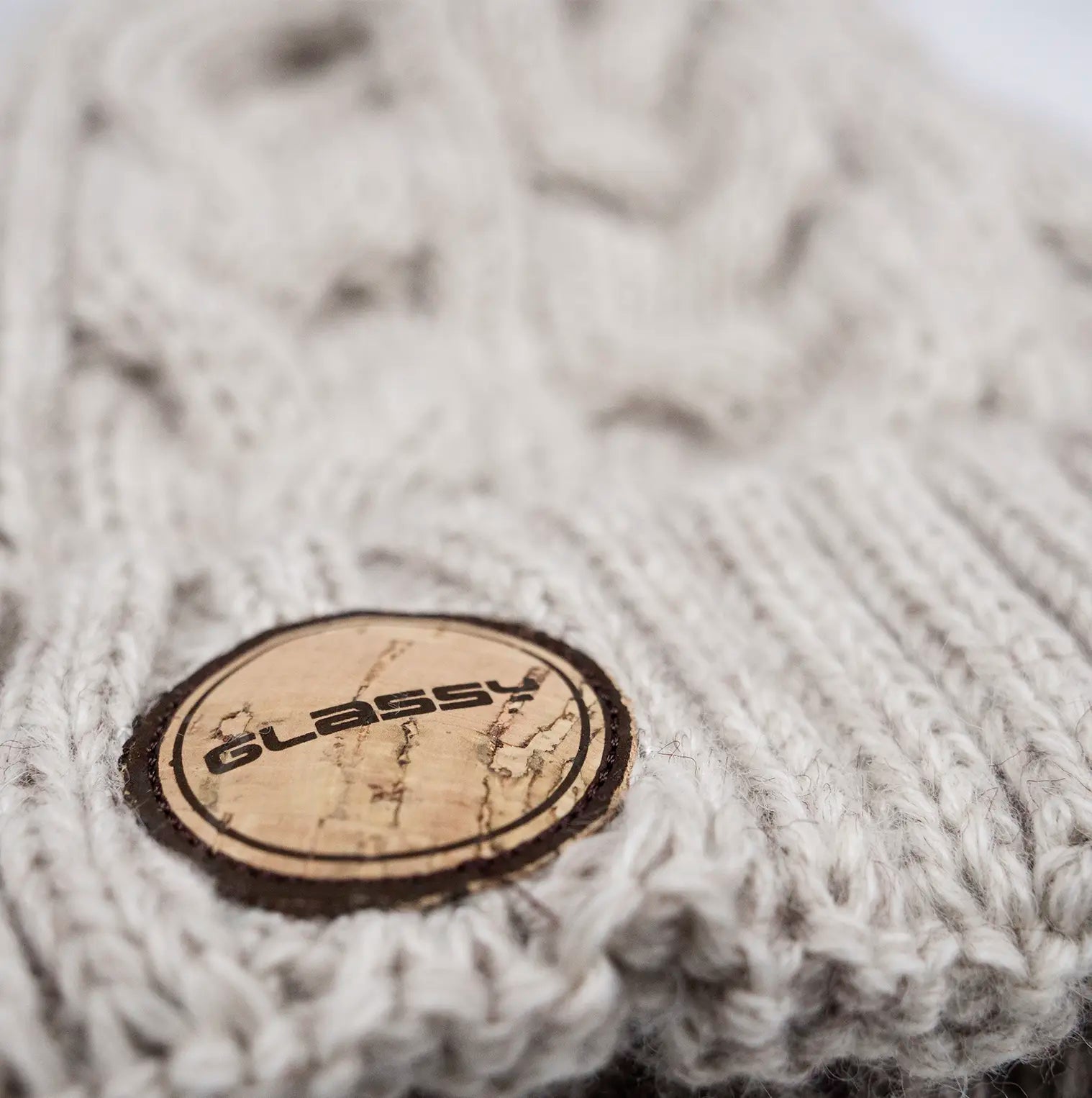 gorro_invierno_beige_etiqueta