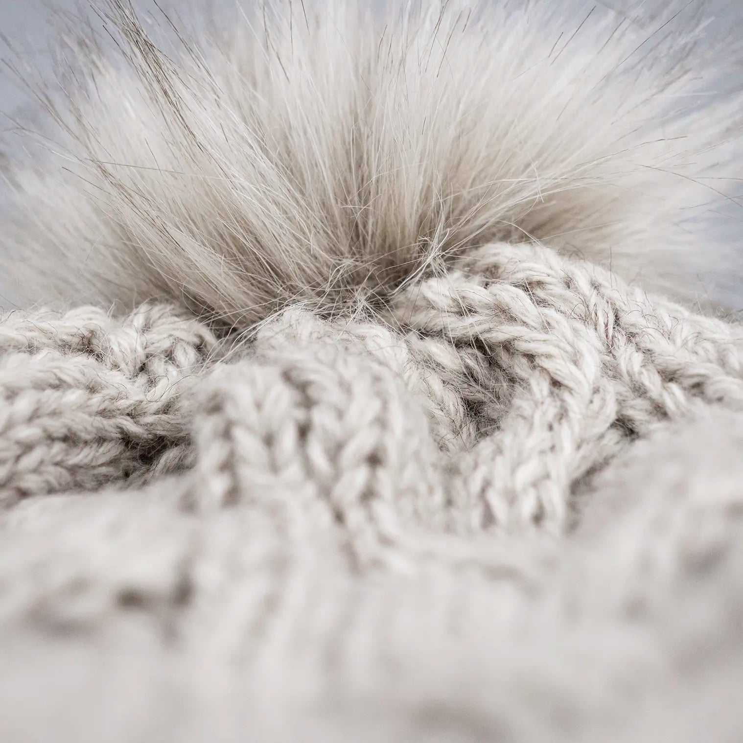 gorro_invierno_beige_macro