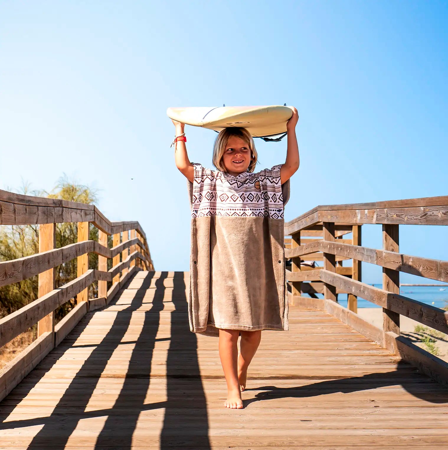 Poncho playa infantil - Disfruta del surf en la playa
