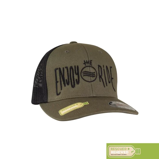 Casquette vitrée avec base Flexfit en vert militaire sur le devant et maille noire