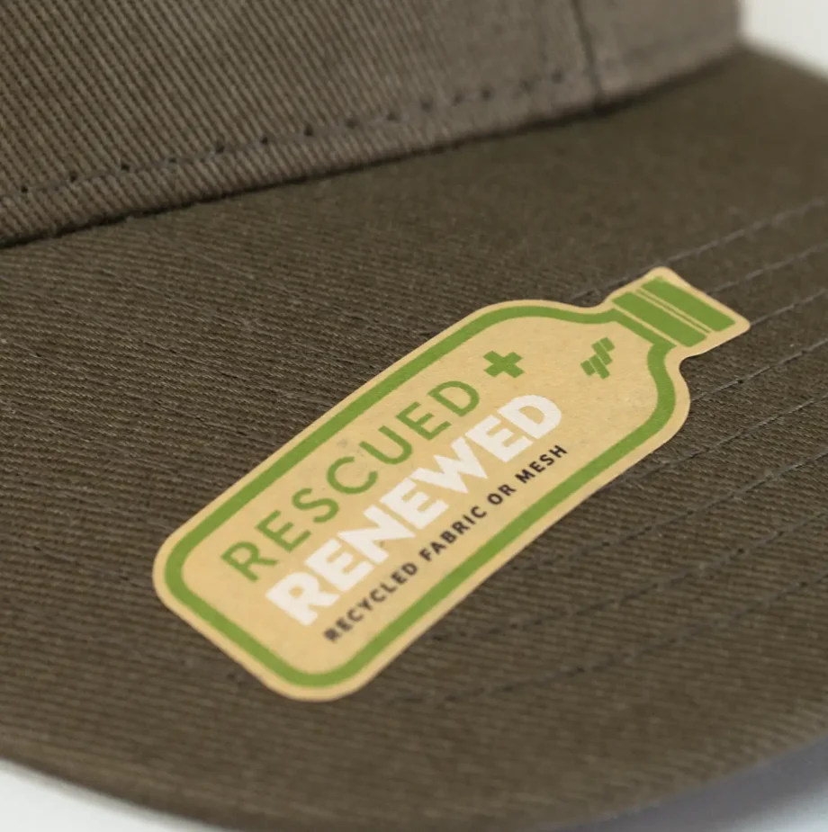 Casquette durable fabriquée à partir de matériaux recyclés