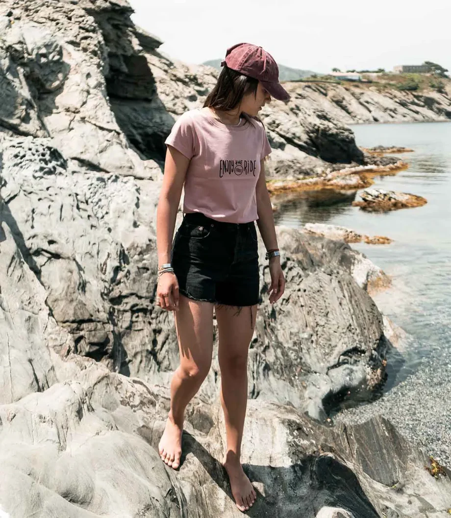 T-shirt en coton biologique de couleur verte : un pas vers un monde plus durable