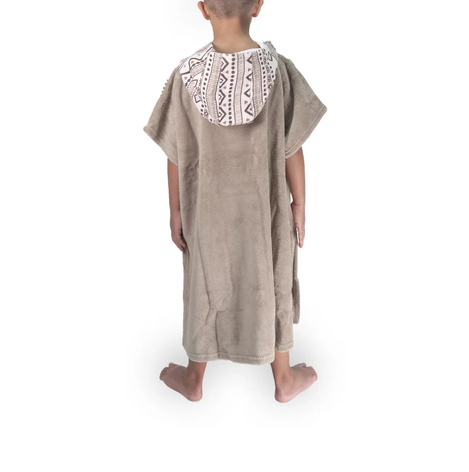 Poncho marron et nordique pour enfants