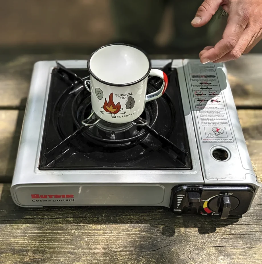 Gaz de camping pour les tasses