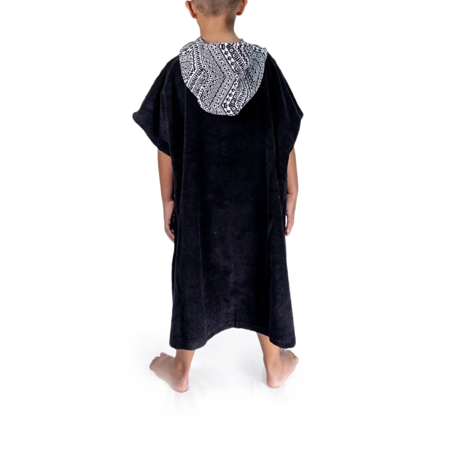 Poncho enfant noir et blanc au dos